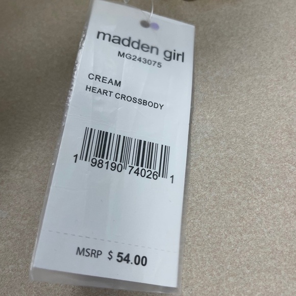 Madden Girl Adorable Heart Crossbody Bag with Blingy Pouch, Cream - NWT - Picture 8 of 8